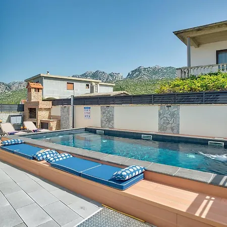 Jimmy Holiday home *
