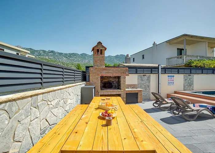 Jimmy Holiday home *